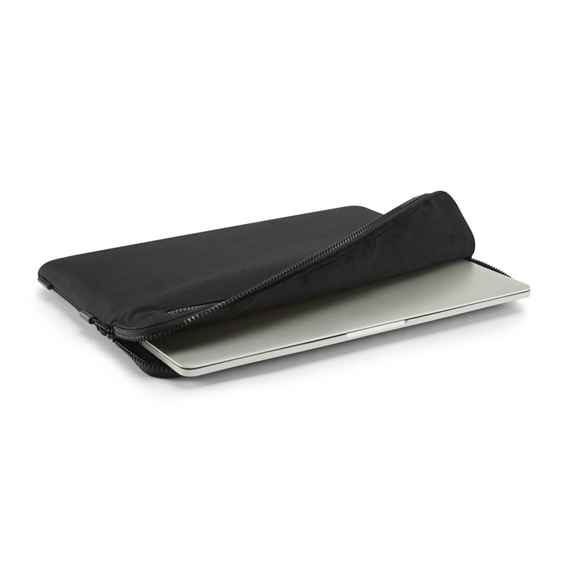 Husa de transport cu organizator Pipetto Classic pentru Macbook 15/16 inch, neagra (Ingredi, P058-109-15) by www.silkase.ro